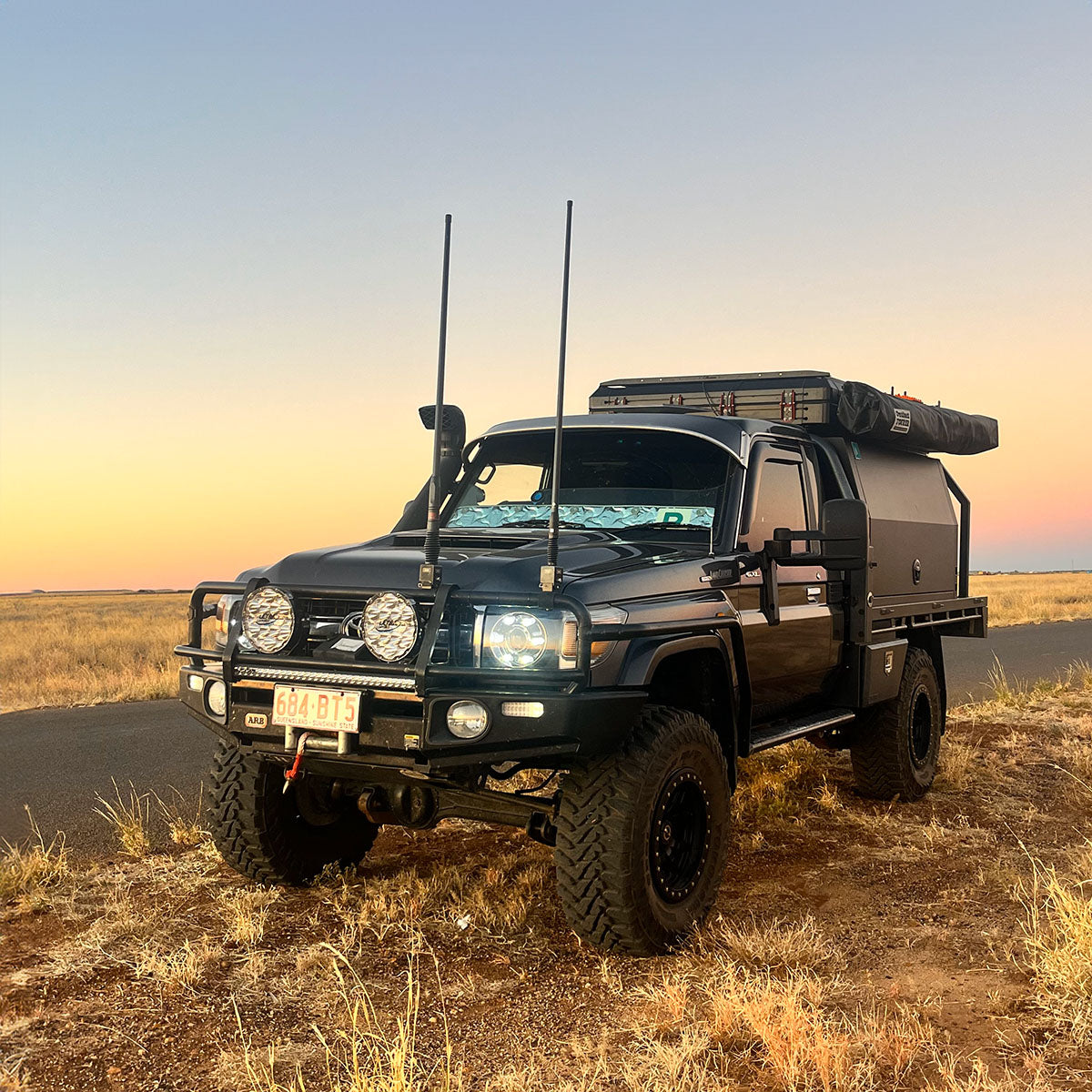 79 Series Dash Shade Solar Screen