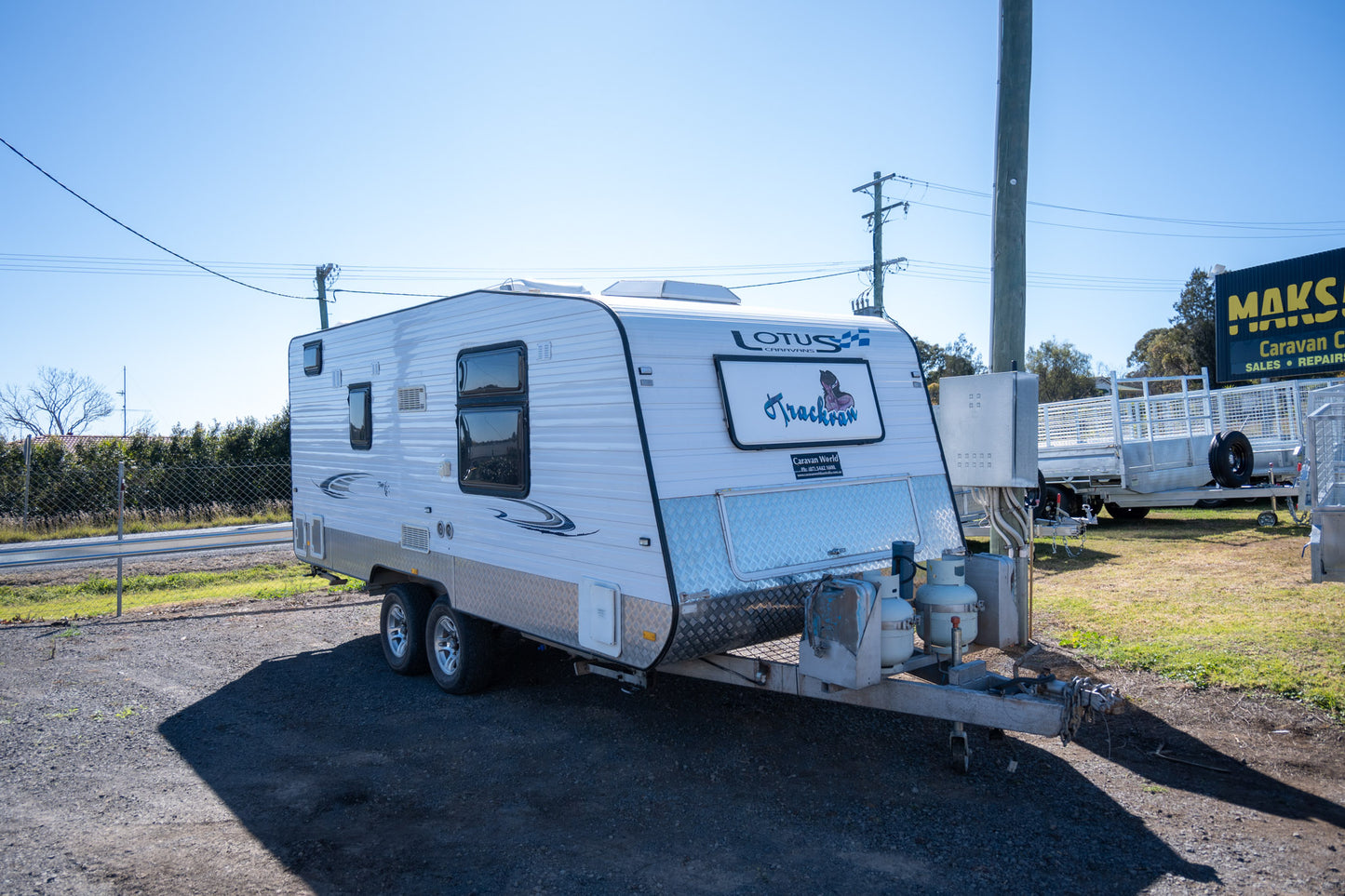 
                  
                    2009 Lotus Trackvan 19.5ft
                  
                