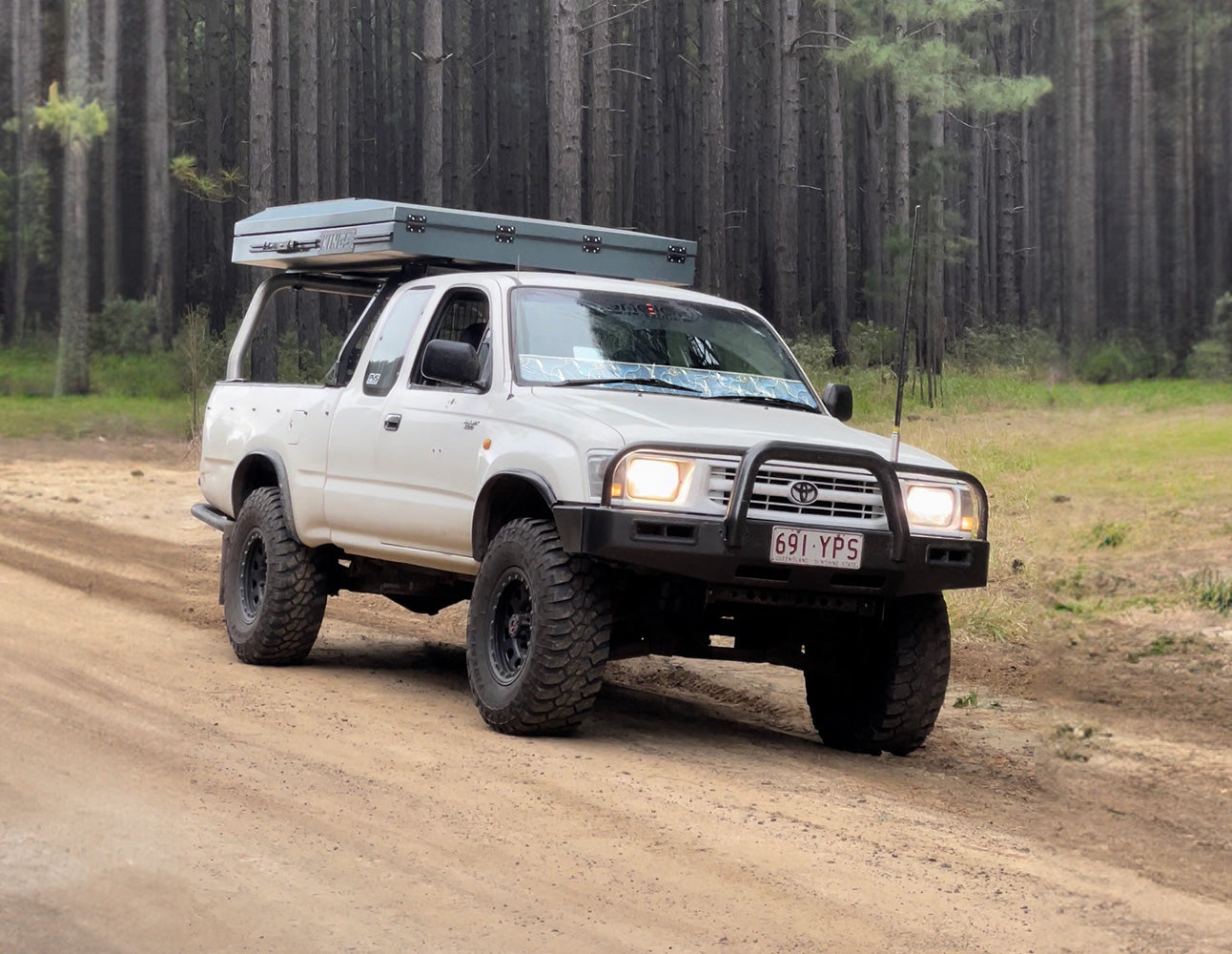 N60 Hilux Solar Screens